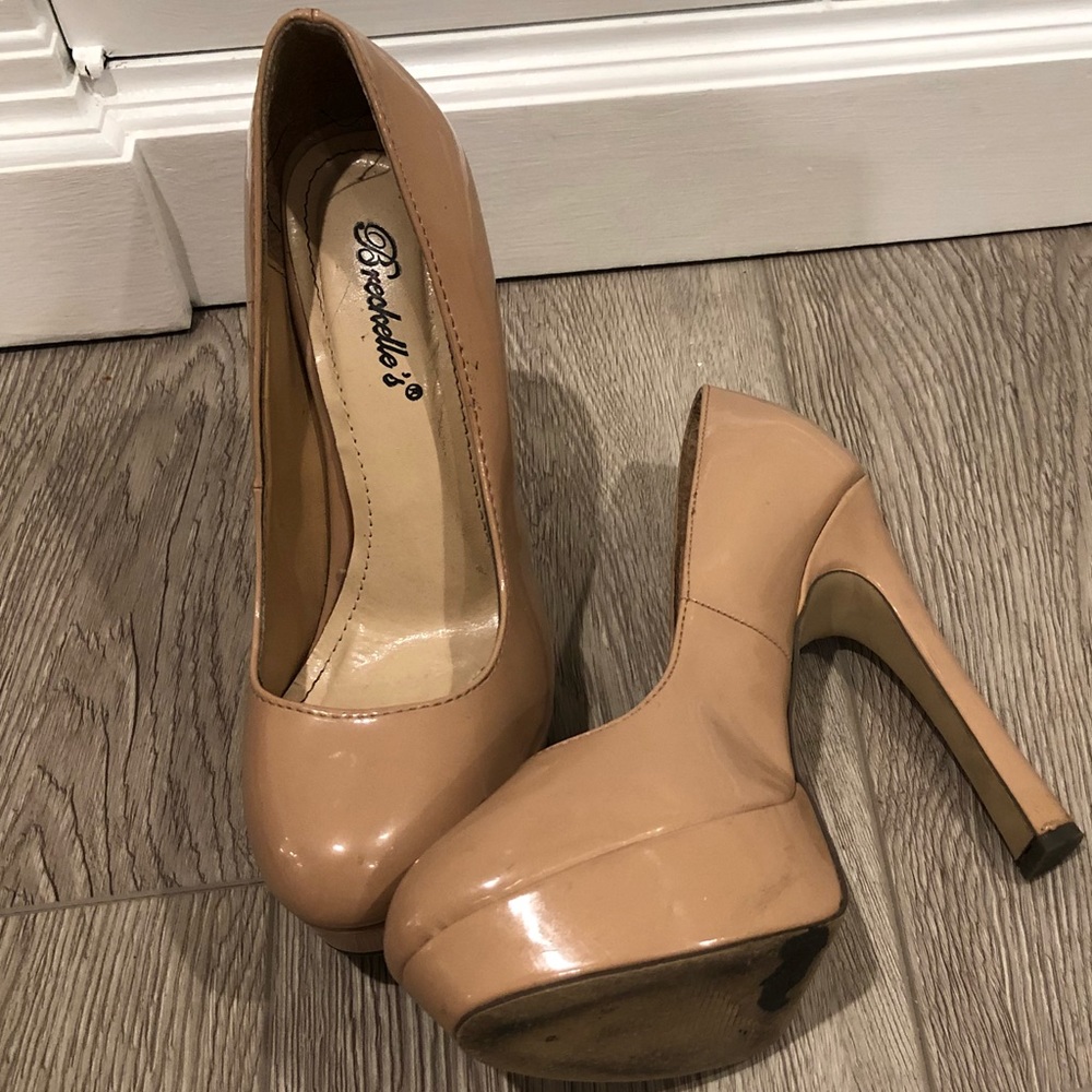 Breckelle Pumps